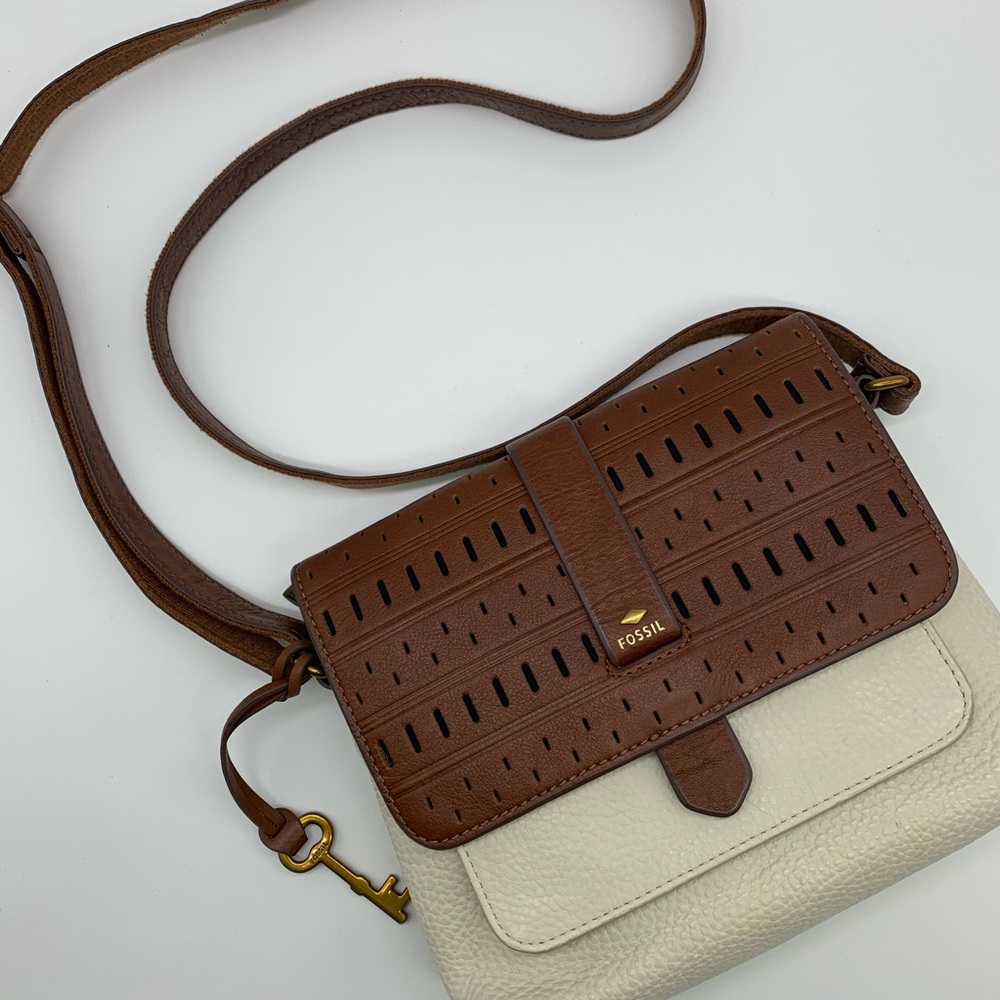 FOSSIL PURSE leather Crossbody cream/brown purse.
